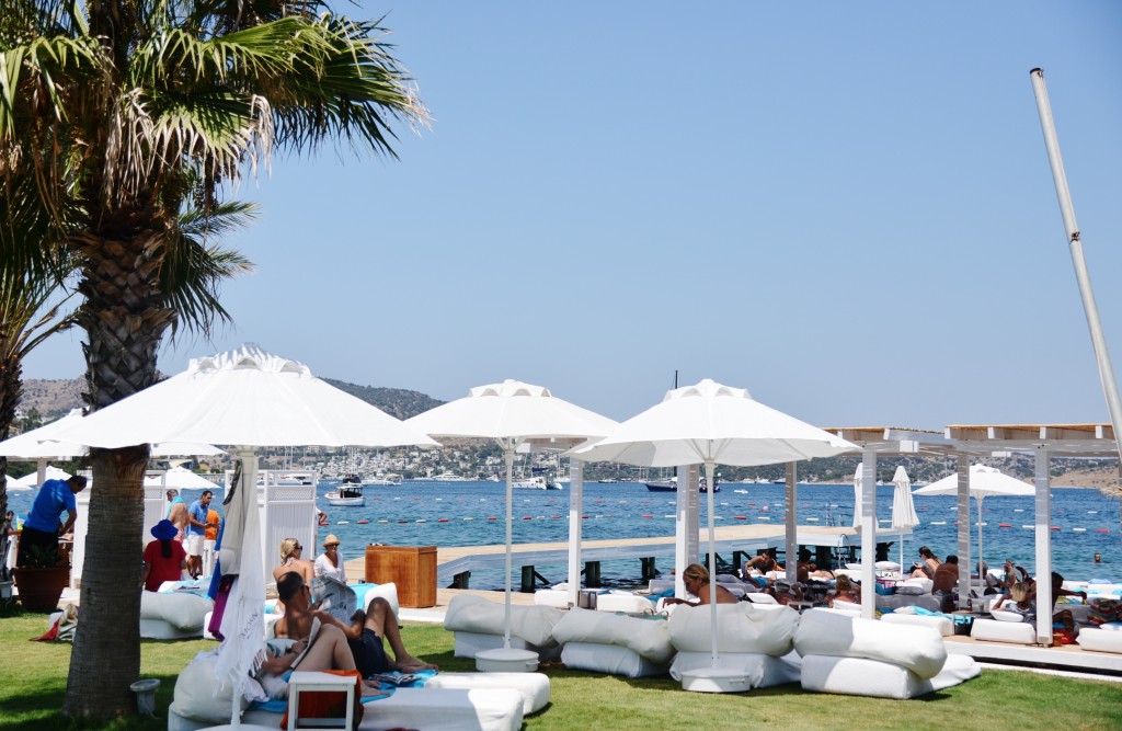 flamm beach club 8