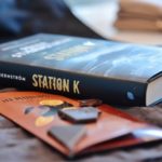 Station K – Veckans boktips